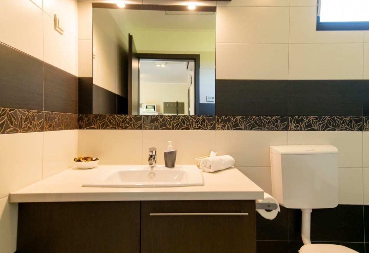 Dunazug Apartmanhaz โดเมิช ภายนอก รูปภาพ